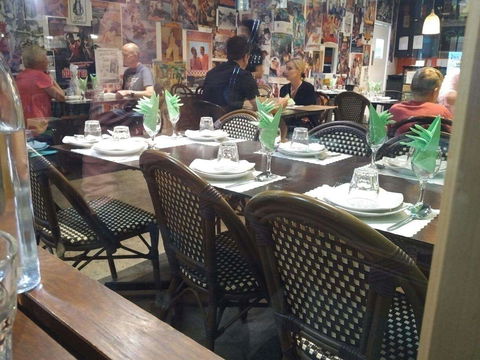 Banana Leaf Thai Restaurant - Pubs and Clubs 0