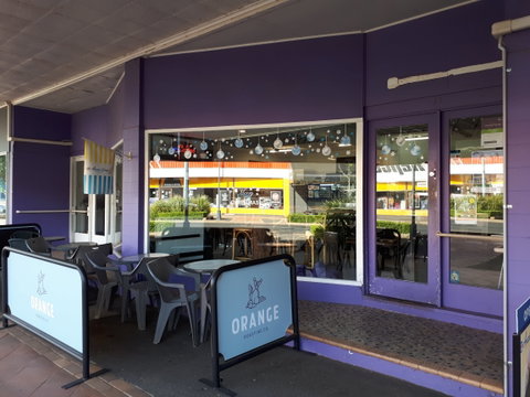 E'Claire's Coffee Shop - Pubs and Clubs 0