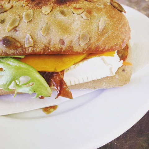 Ivanhoe Café - Go Out 0