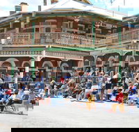 Mirrool Royal Hotel - Pubs and Clubs