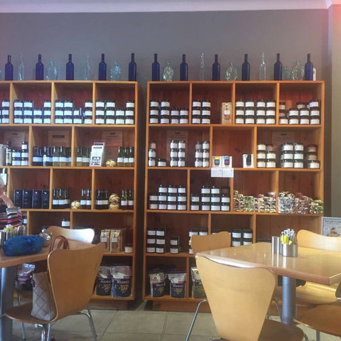 Perenti - Pubs and Clubs 0