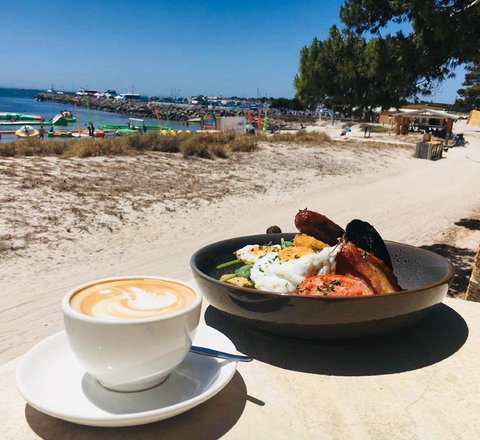 Frankie's On Rotto - Go Out 0