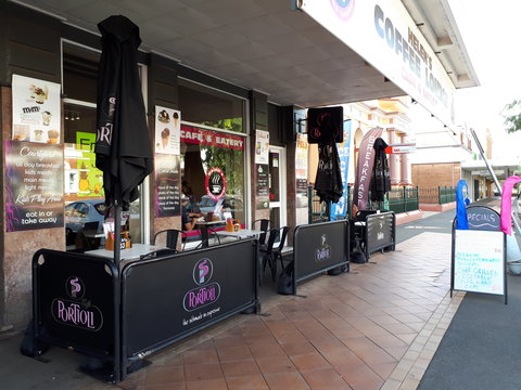 Helen's Coffee Lounge - Go Out 2