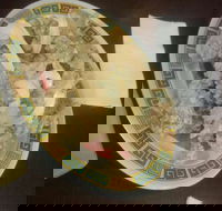 Lucky Hut - Pubs and Clubs