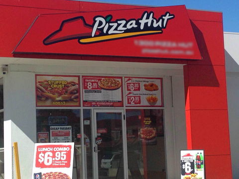Pizza Hut - Mile End - Pubs and Clubs 0