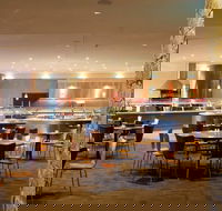 Sanctuary Lakes Hotel - Pubs and Clubs