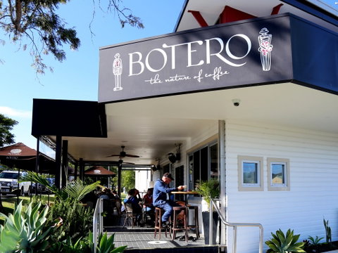 Botero - Pubs and Clubs 0
