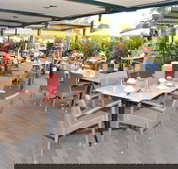 Loong Fong Seafood Restaurant - Pubs and Clubs