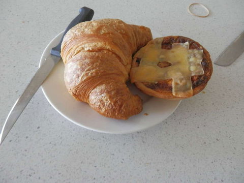 Laguna Bakery - Go Out 0