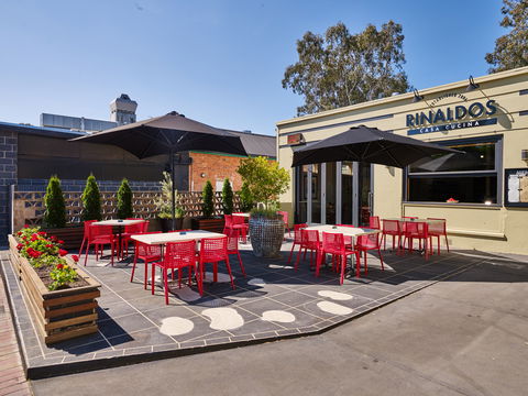 Rinaldo's Casa Cucina - Pubs and Clubs 0