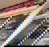 Lisa's Patisserie Cafe - Go Out