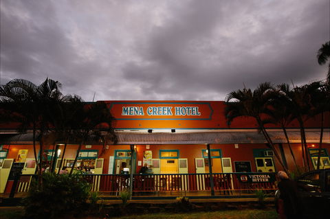 Mena Creek Hotel - Go Out 0