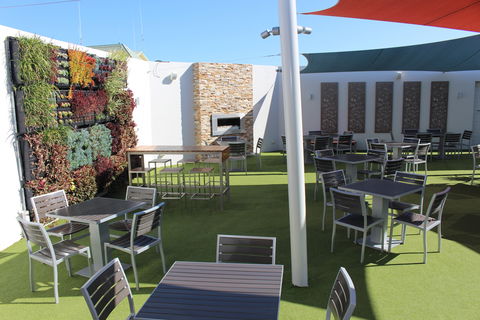 Bill's Bar - Ningaloo Coral Bay - Go Out 0
