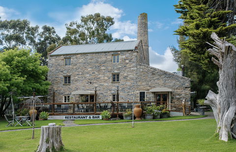 Leonards Mill - Pubs and Clubs 1