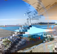 Queen's Wharf Hotel - Go Out