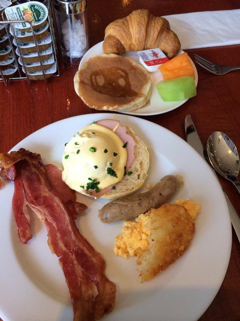 Clarendon Street Grill - Crowne Plaza Hotel - Go Out 0