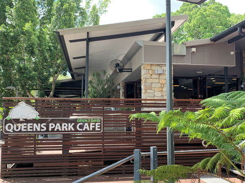 Queens Park Cafe - Pubs and Clubs 0