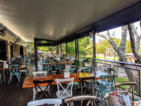 Queens Park Cafe - Pubs and Clubs 2