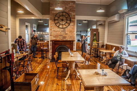 Tracks On Point Cafe - Go Out 0