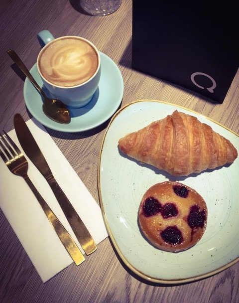 Quell Cafe - Go Out 0