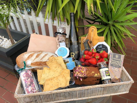 Rochford Wine And Grocery Delivery - Go Out 1