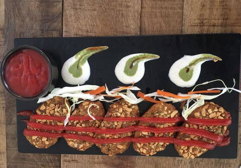 Casa Nostra Restaurant - Pubs and Clubs 8