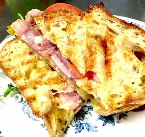 Cuisines - Pubs and Clubs 13