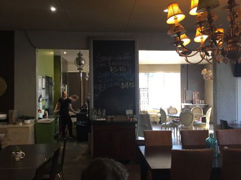 Moodi's Cafe - Pubs and Clubs 0