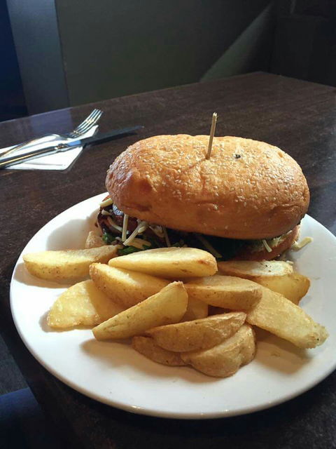 The Apple Tree Inn - Pubs and Clubs 3