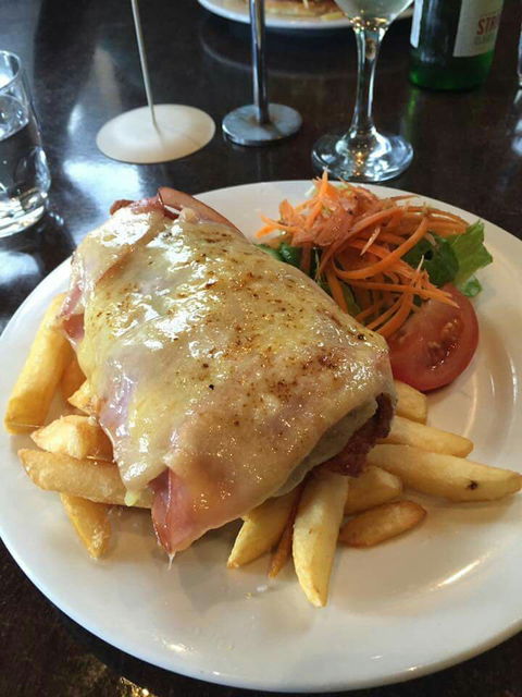 The Apple Tree Inn - Pubs and Clubs 5