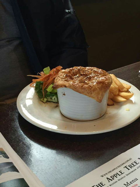 The Apple Tree Inn - Pubs and Clubs 6