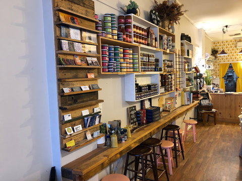 Food Wine Friends - Go Out 1