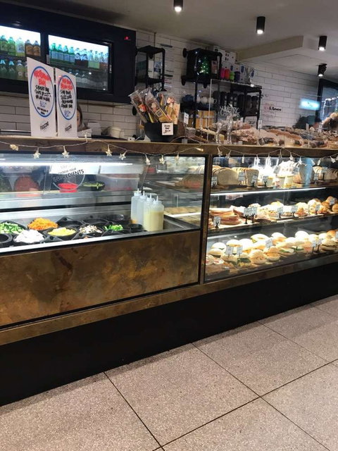 Frankie's - Go Out 0