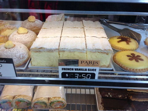 Paris Hot Bread Bakery - Go Out 0