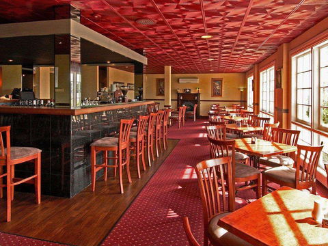 All Seasons Bar & Grill - Pubs and Clubs 0