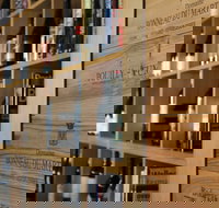 Mud Bar and Restaurant - Pubs and Clubs