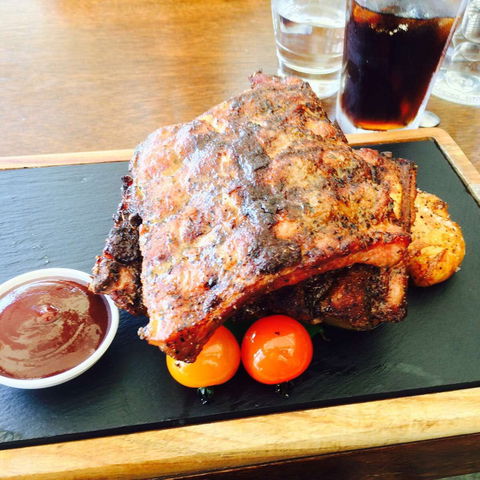 Aura Tapas & Loungebar - Pubs and Clubs 0