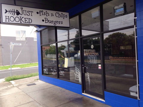 Just Hooked - Go Out 0