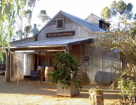 Old School Winery And Meadery - Go Out 0