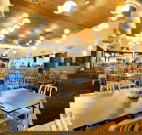 Coolum Beach Hotel - Coolum Beach - Pubs and Clubs