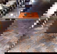 Gin im Thai - Pubs and Clubs