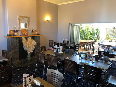Harts Takeaway/Junction Hotel Peterborough - Go Out 2