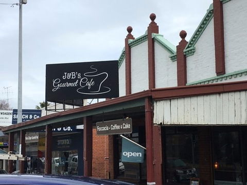 J And B's Gourmet Café - Go Out 0
