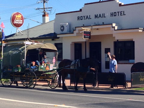 Royal Mail Hotel Mulwala - Go Out 0