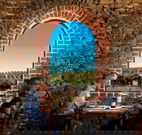 St Hugo - Pubs and Clubs