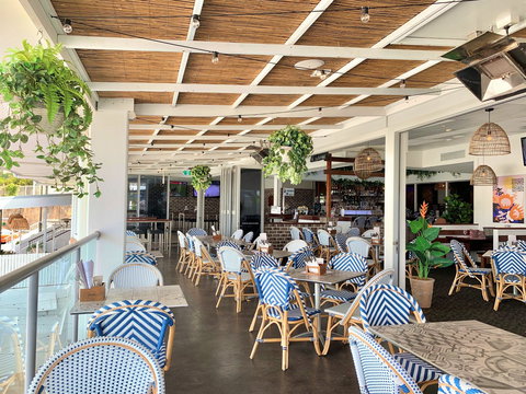 The Pavilions Hotel Terranora - Go Out 2