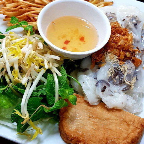 Xuan Banh Cuon - Go Out 0