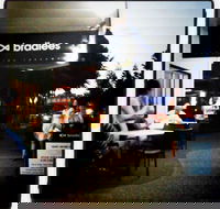 Bradlees on the Beach - Pubs and Clubs