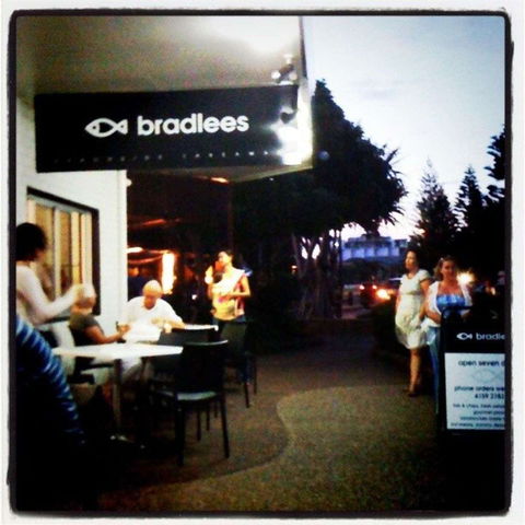 Bradlees On The Beach - Pubs and Clubs 0