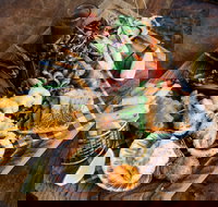 Cataract on Paterson - Pubs and Clubs